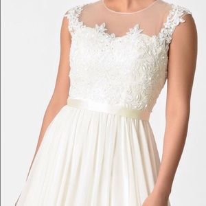 Ivory Chiffon and Floral Wedding Dress, Size 4